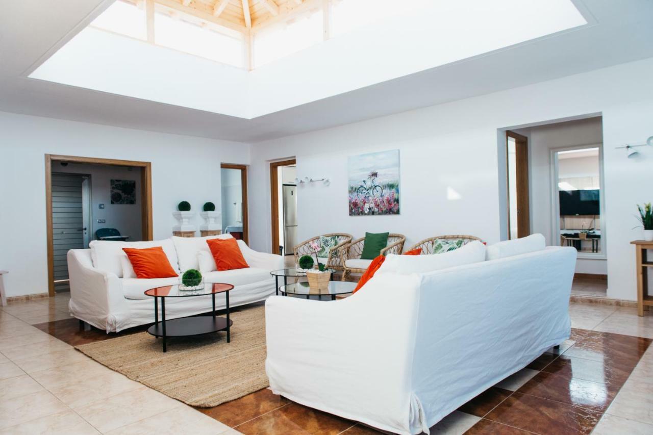 Eco Villa White Suite With Climatized Pool Caleta de Fuste Exterior foto